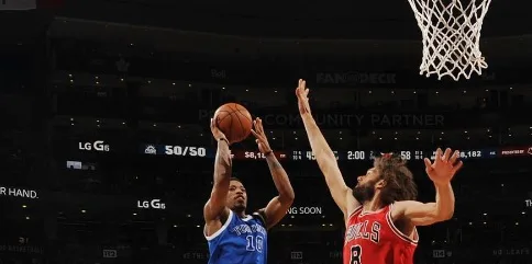 Em jogo com briga em quadra, Raptors vence Bulls na NBA; Felício se lesiona