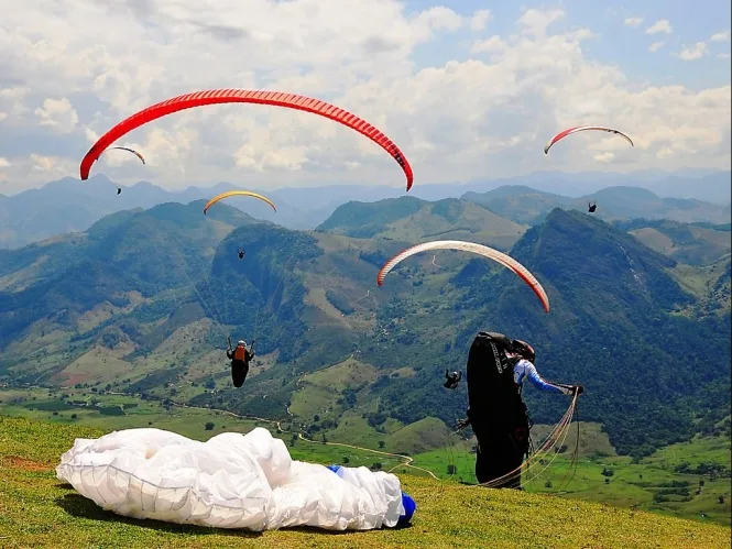 Mirante Extreme reunirá 80 pilotos de voo livre em desafio radical em Cachoeiro