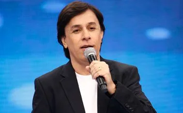 Tom Cavalcante anuncia que 'Sai de Baixo' vai virar filme