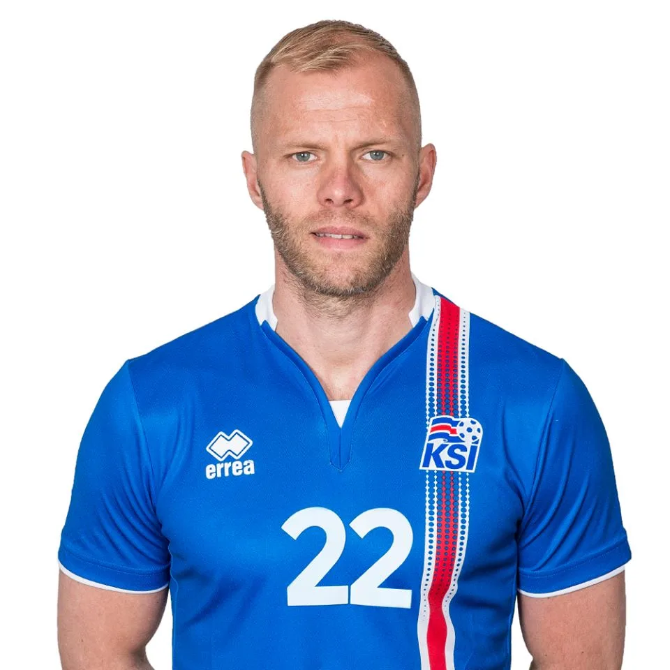 Aos 38 anos, islandês Gudjohnsen se oferece para jogar pela Chapecoense