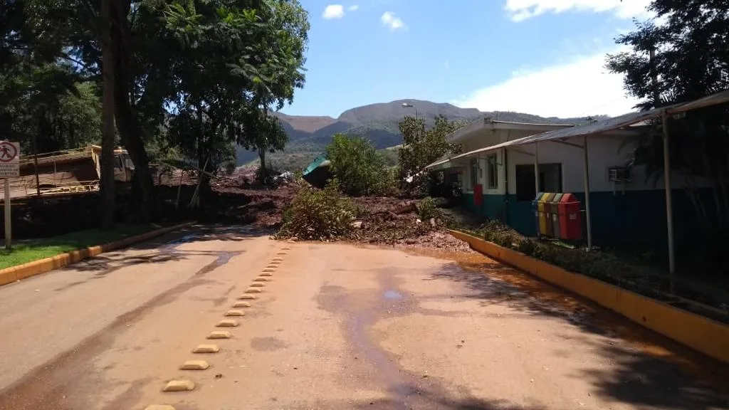 Moradores tiveram de abandonar casas; sirene de alerta não tocou, segundo relatos