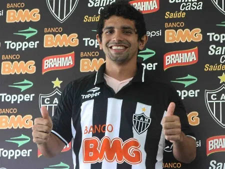 Apresentacao do Jogador Guilherme no Atletico. Local:Cidade do Galo Credito Renato Cobucci