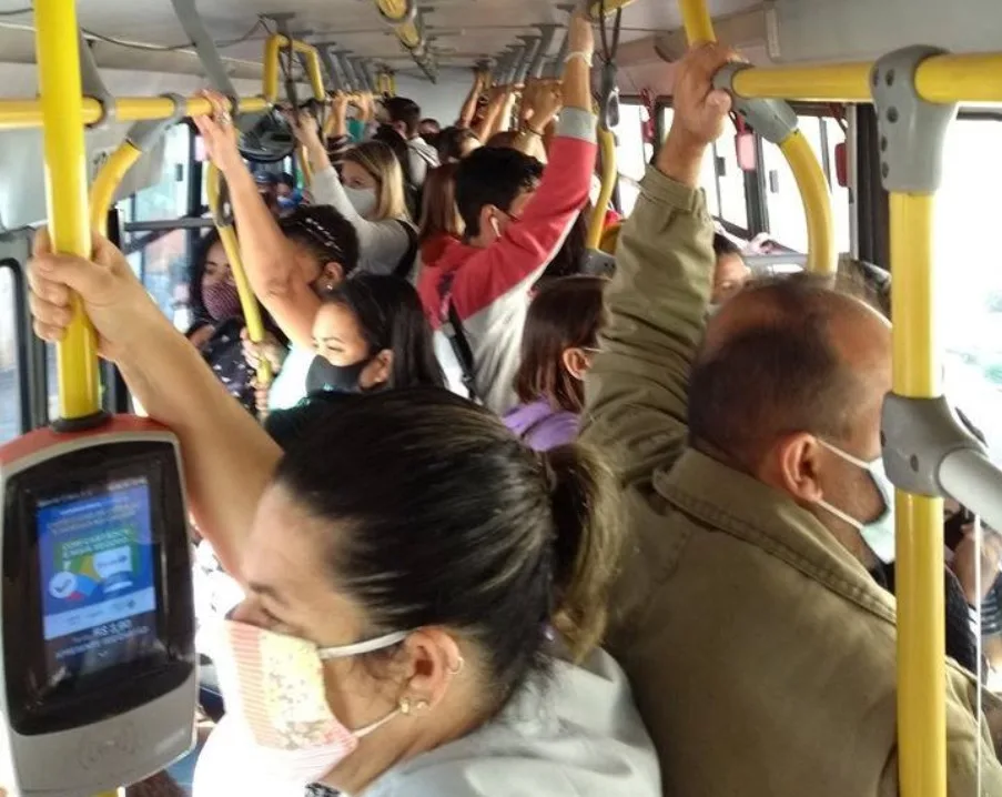 Mais de 2 mil reclamações sobre aglomerações e não uso de máscaras em ônibus do Transcol