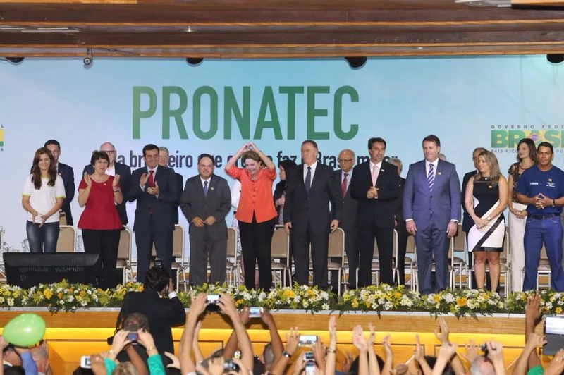 Dilma chega ao Centro de Convenções de Vitória para formatura do Pronatec