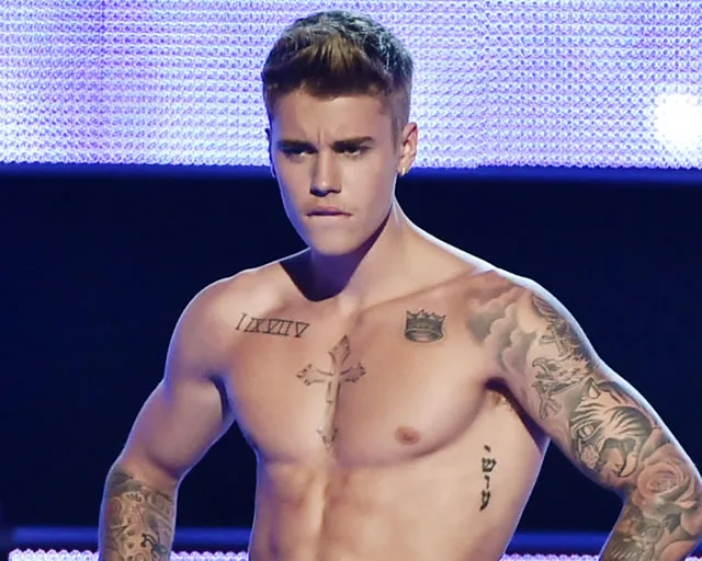 Site pornô gay oferece R$ 2 milhões para Justin Bieber gravar cena