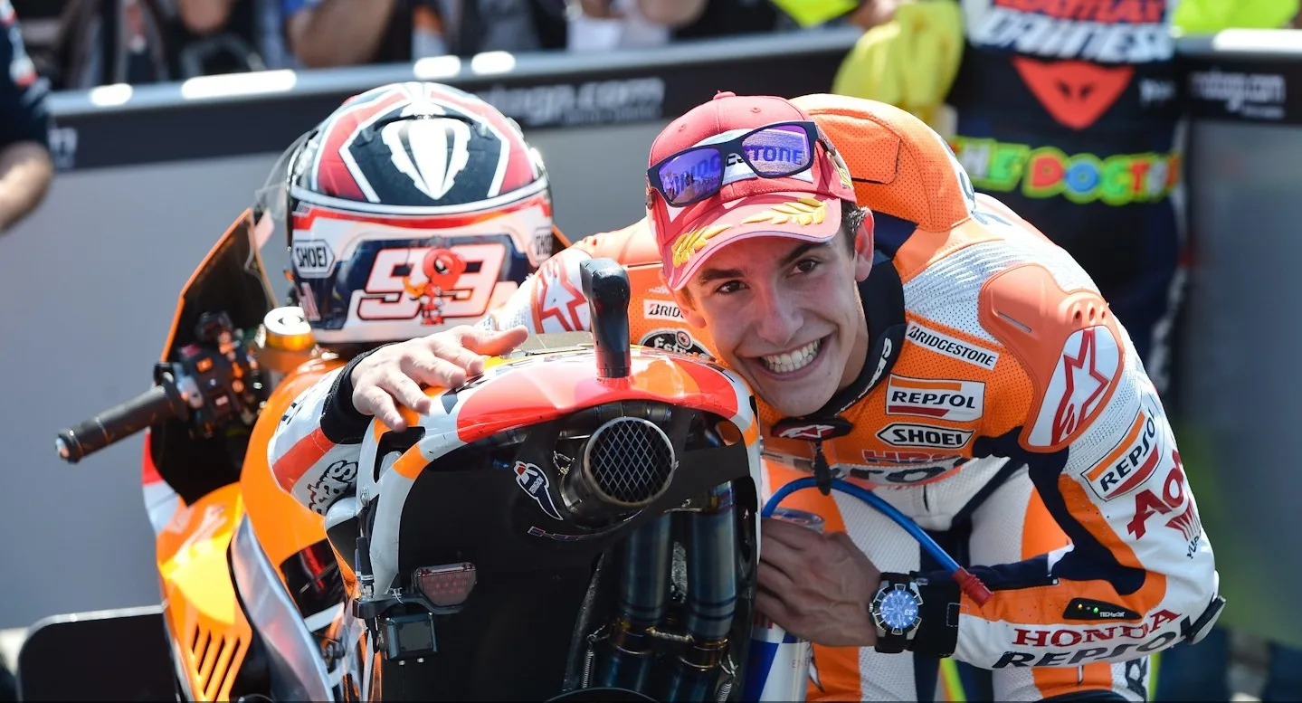 Piloto Marc Márques confirma favoritismo e marca a pole na MotoGP