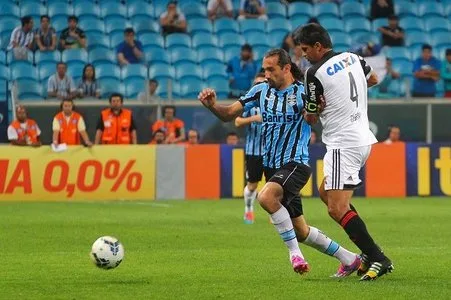 Grêmio vence Sport e dorme no G4 do Brasileirão