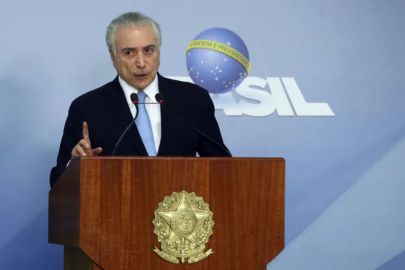 Brasília – O presidente Michel Temer faz pronunciamento após a aprovação do relatório que desautoriza o STF a investigá-lo (Valter Campanato/Agência Brasil)