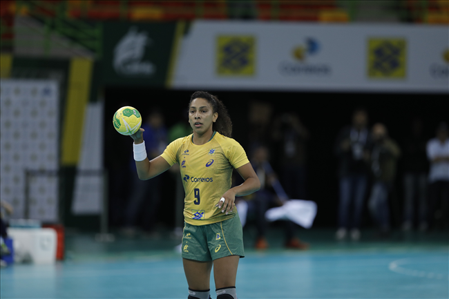 Seleção feminina dá show e ganha da campeã olímpica e mundial no handebol