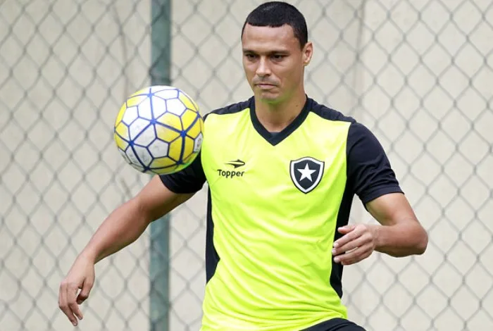 Emerson Silva alerta Botafogo para velocidade do Barcelona-EQU