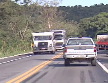 Homem morre após grave acidente envolvendo carreta em Aracruz