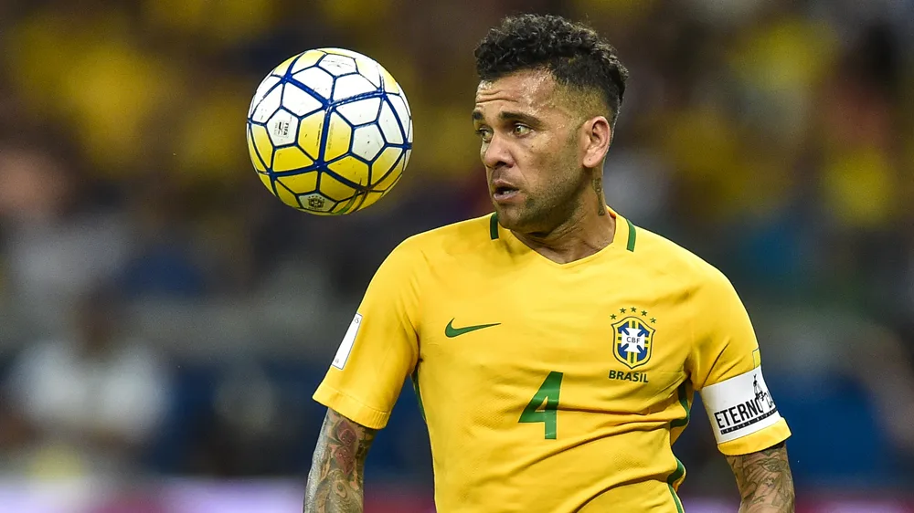 Daniel Alves será o capitão da seleção na Copa América