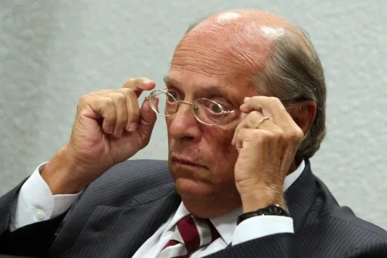 Reale Junior diz que TSE pode cassar diploma de Dilma se comprovar corrupção