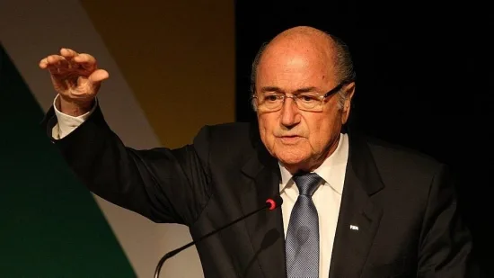 Oposição revela que Blatter distribui dinheiro para ser reeleito na Fifa