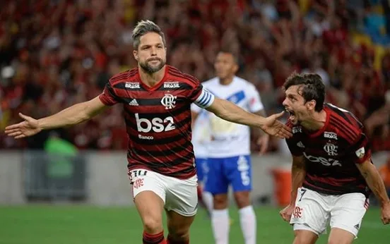 Confiante em avanço do Flamengo, Diego diz: 'Temos de assumir a responsabilidade'