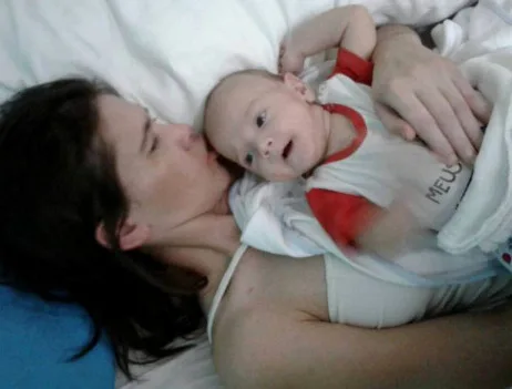 Emocionante! Mulher dá à luz em coma e acorda três meses depois do parto