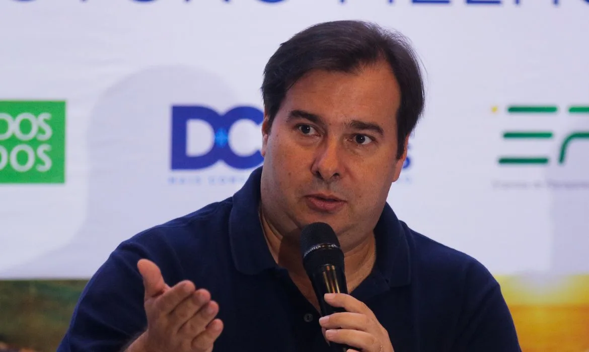 O presidente da Câmara dos Deputados, Rodrigo Maia, fala durante reunião sobre concessões das principais rodovias estaduais e federais que cortam o Estado do Rio de Janeiro