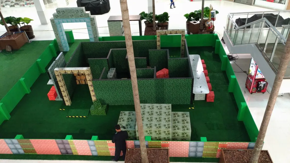 Youtubers de Minecraft conversam com fãs no Shopping Vitória