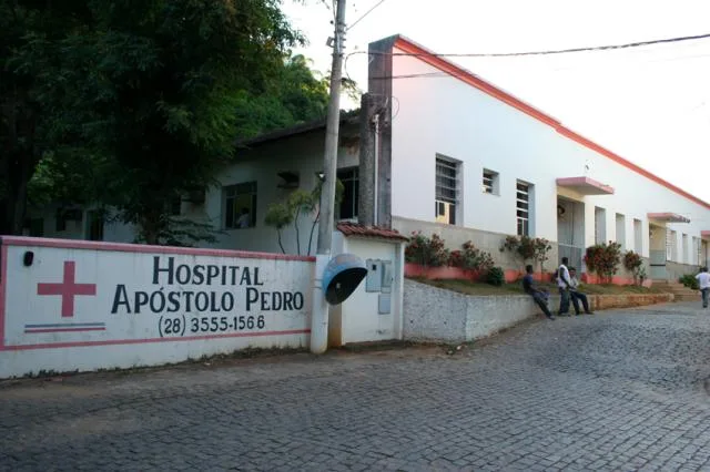 Pintor cai de altura de 3 metros durante trabalho em hospital de Mimoso do Sul