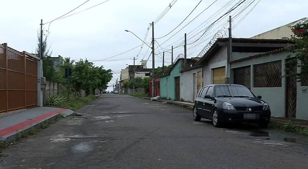 Fotógrafa tem carro roubado dentro de garagem em Jacaraípe