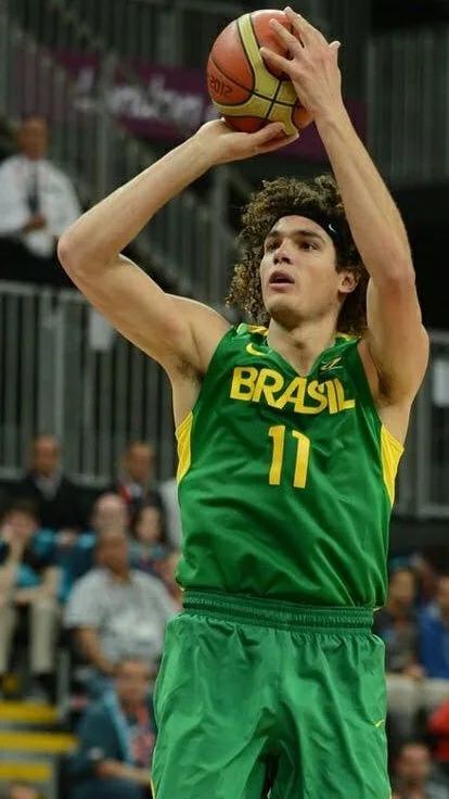 De volta à seleção, Varejão fala de seu futuro: 'Voltar ao Brasil está em aberto'