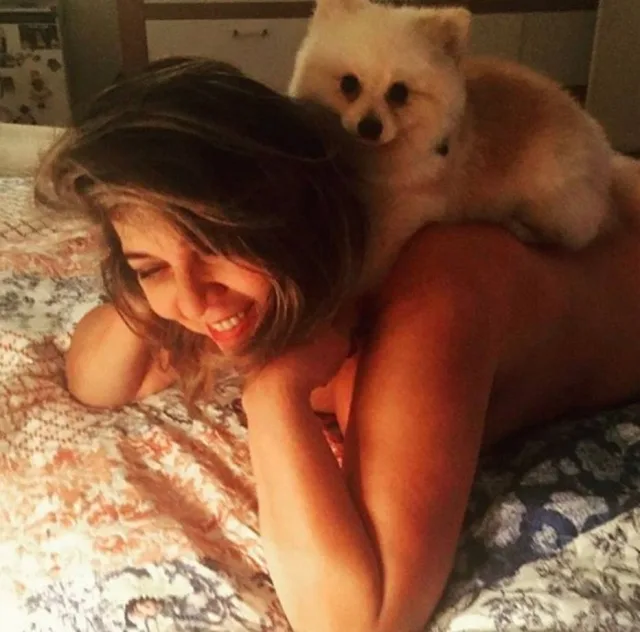 Roberta Miranda posta foto sem roupa e com cachorrinho no Instagram