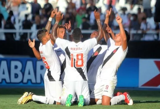 Vasco vence Botafogo em jogo de 5 gols e rivais vão se reencontrar na semifinal