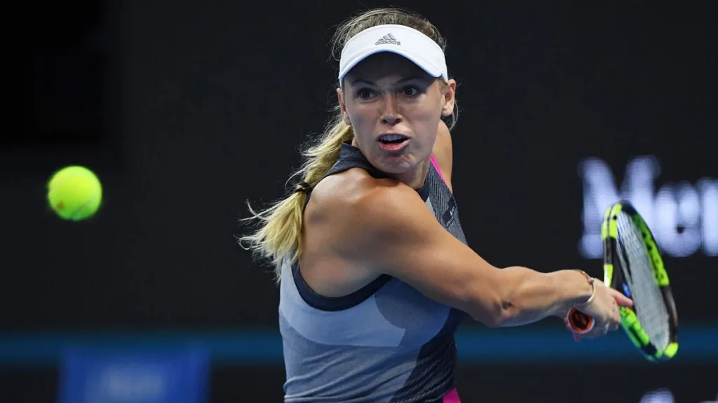 Wozniacki vence e Kerber é eliminada na segunda rodada do Torneio de Pequim