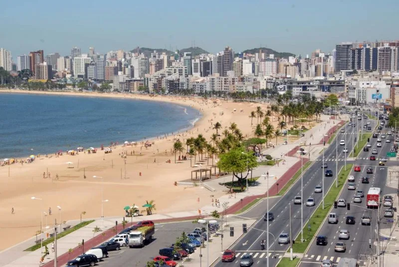 Avenida Dante Michelini e Praia de Camburi