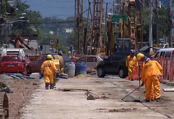 Lojas fechadas e comerciantes no prejuízo com obras da Leitão da Silva em Vitória