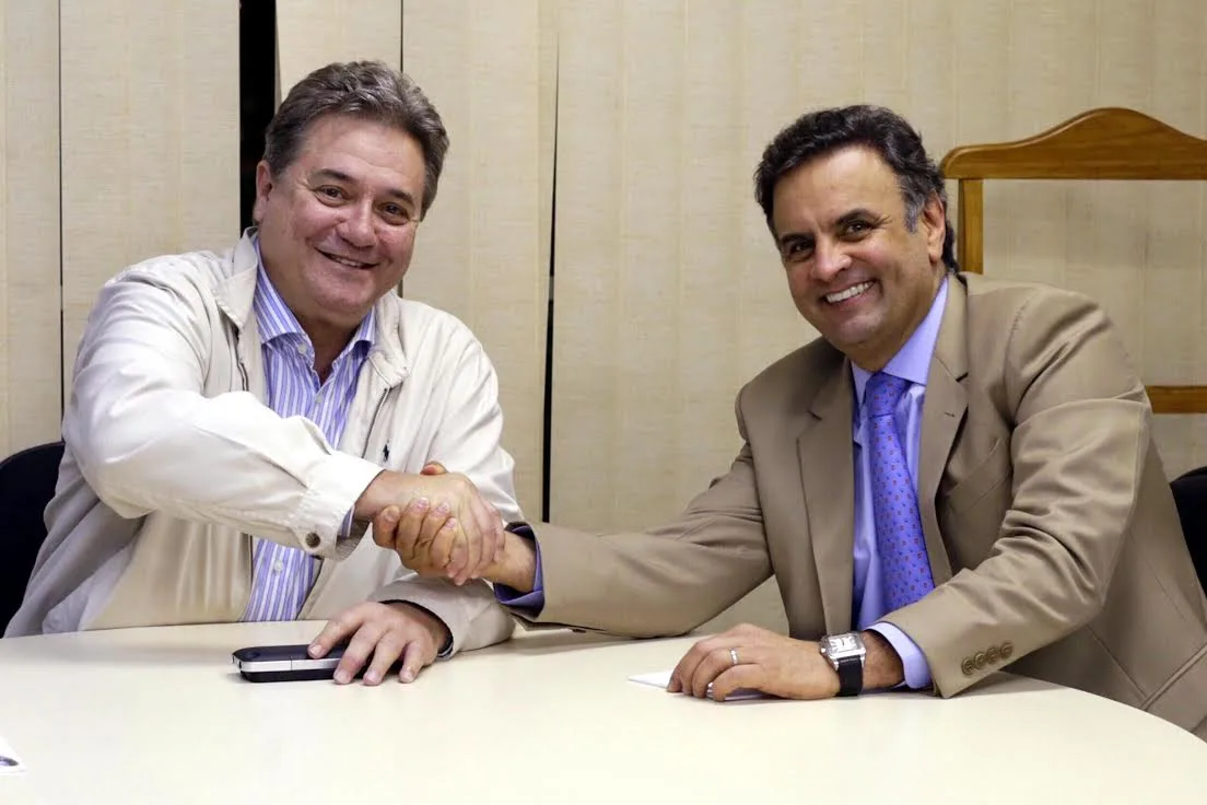 Retrato com senador Aécio Neves e ex Deputado Vitória Luiz Paulo local: Senado Federal Gabinete Senador Aécio Neves crédito: Igo Estrela/PSDB Imported by ShutterSnitch;ShutterSnitch;_IGO5154.JPG;