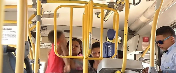 Mais de três mil pessoas pulam roleta todos os dias nos ônibus da Grande Vitória