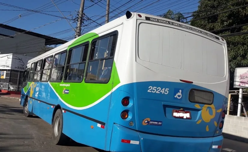 Suspeitos de assaltar ônibus são presos logo depois do crime em Cariacica