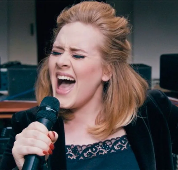 Adele revela que chorou o dia inteiro após o Grammy