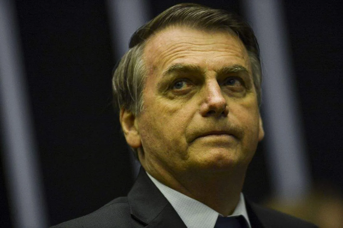 Bolsonaro defende fim dos cursos nas autoescolas