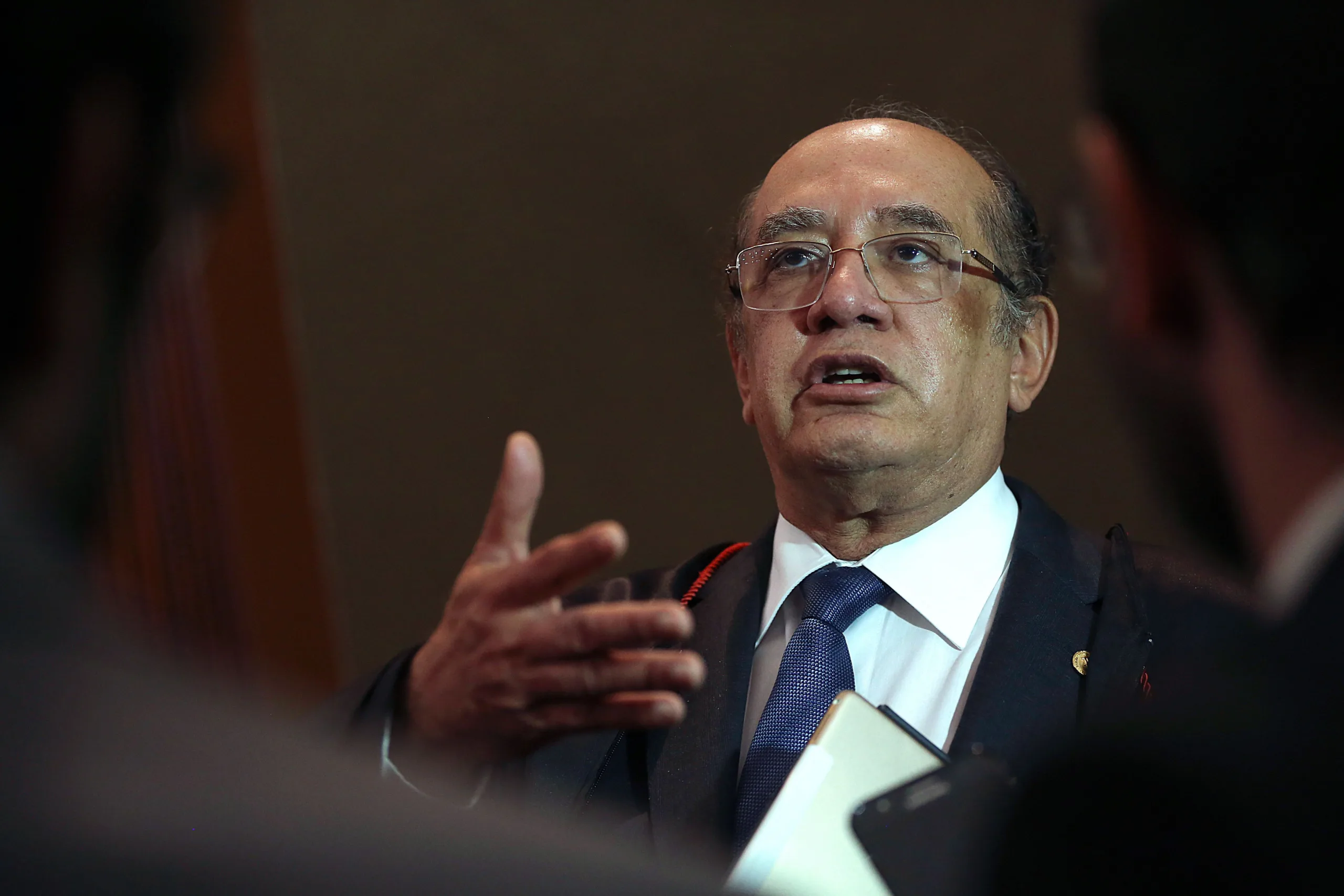 Brasília-O presidente do Tribunal Superior Eleitoral (TSE), Gilmar Mendes, participa da sessão plenária, para julgamento de diversos processos. (José Cruz/Agência Brasil)