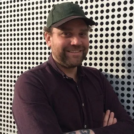 Scott Hutchison, líder da banda Frightened Rabbit, morre aos 36 anos na Escócia