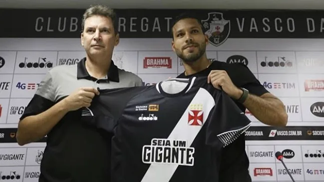 Oswaldo Henríquez pede fortalecimento coletivo para o Vasco voltar a vencer