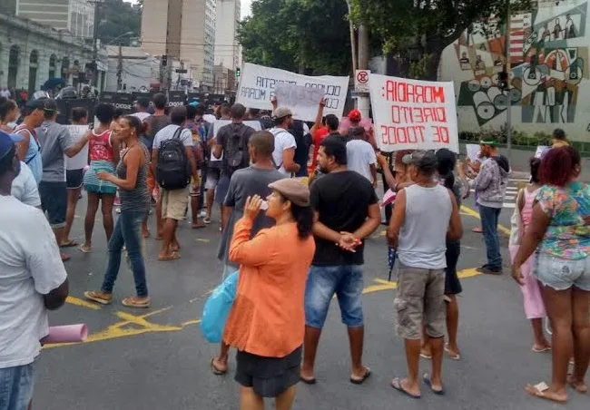 Manifestação termina, mas trânsito ainda é lento em Vitória