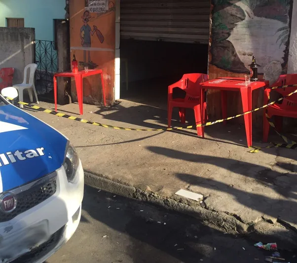 Comerciante é morto dentro do próprio bar por amigo em Cariacica