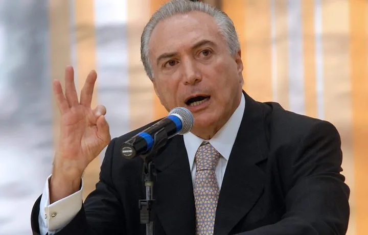 PMDB não pode defender saída de Dilma para Temer assumir, diz Eunício