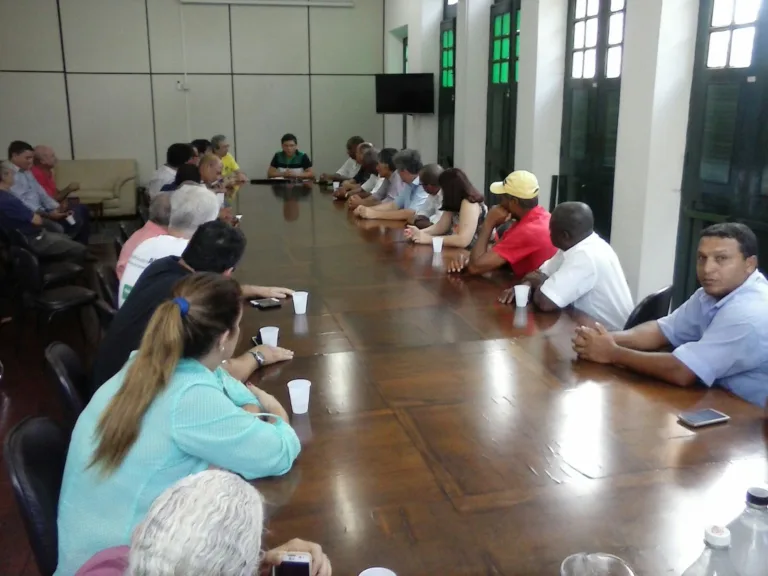 Justiça determina fim de protestos contra fechamento de postos de saúde em Cachoeiro