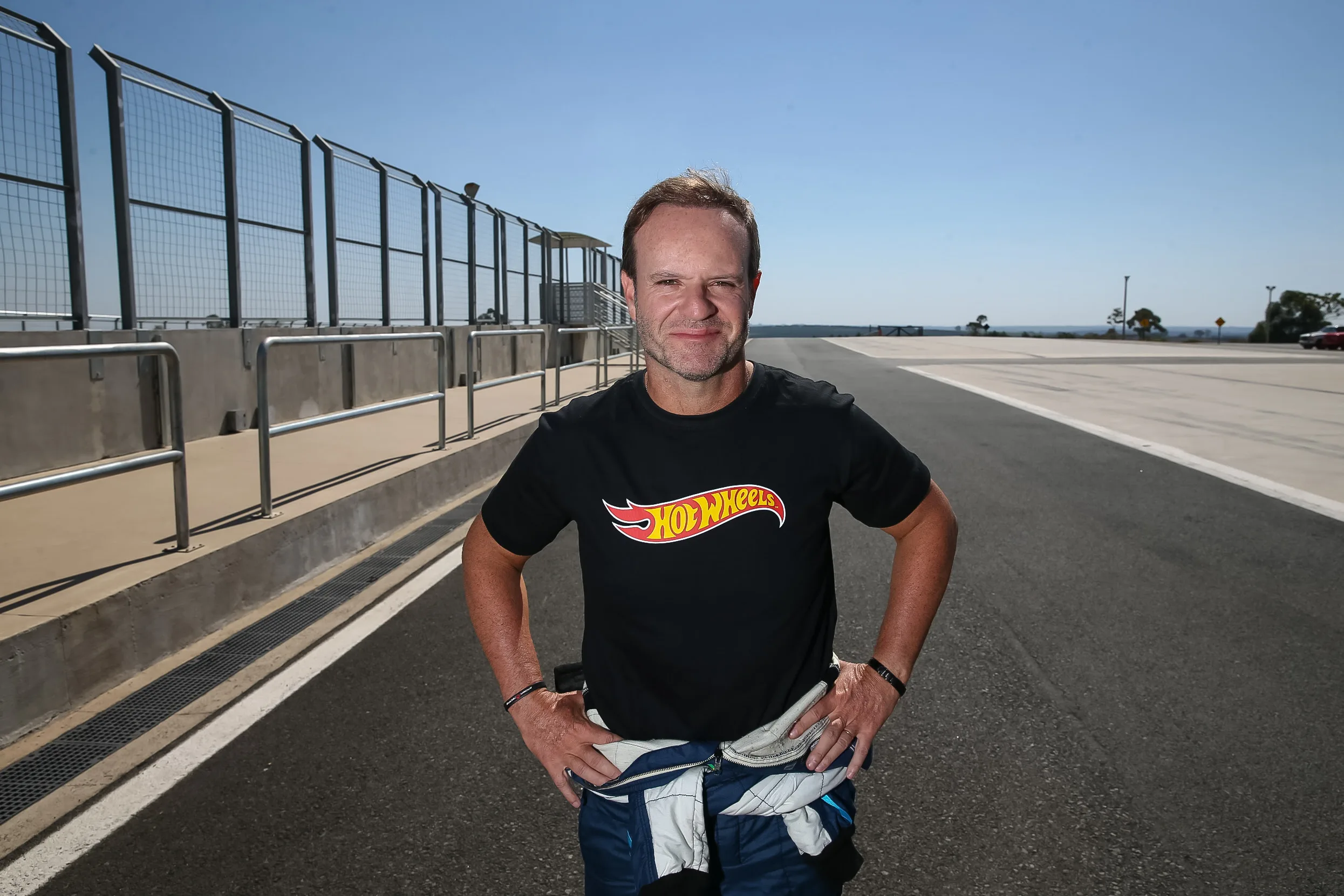 Barrichello revela que retirou tumor descoberto em exames motivados por AVC