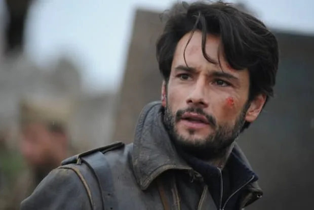 Rodrigo Santoro relembra cena de beijo de Carandiru para celebrar o Orgulho LGBT