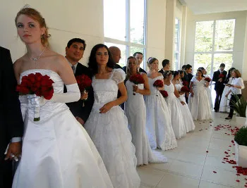 Prepare os buquês! 44 casais participam de casamento coletivo neste sábado em Vila Velha