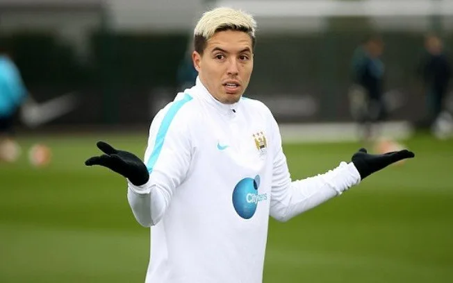 Manchester City confirma ida de Nasri para o clube turco de Eto'o