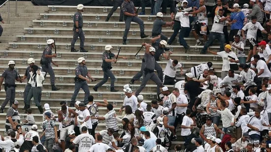 Torcidas organizadas recebem R$ 3 mi para desfilar no carnaval de São Paulo