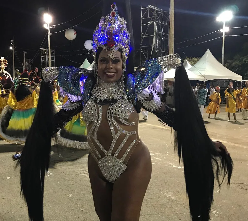 Rainha do Rio, David Brazil e crianças dão show na primeira noite do Carnaval de Vitória