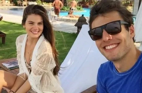 Camila Queiroz termina namoro com modelo