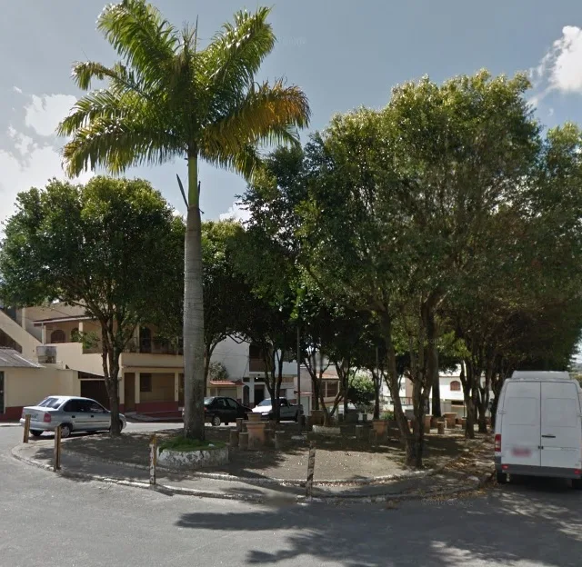 Jovem é morto a tiros enquanto conversava com pai e avô em Cariacica